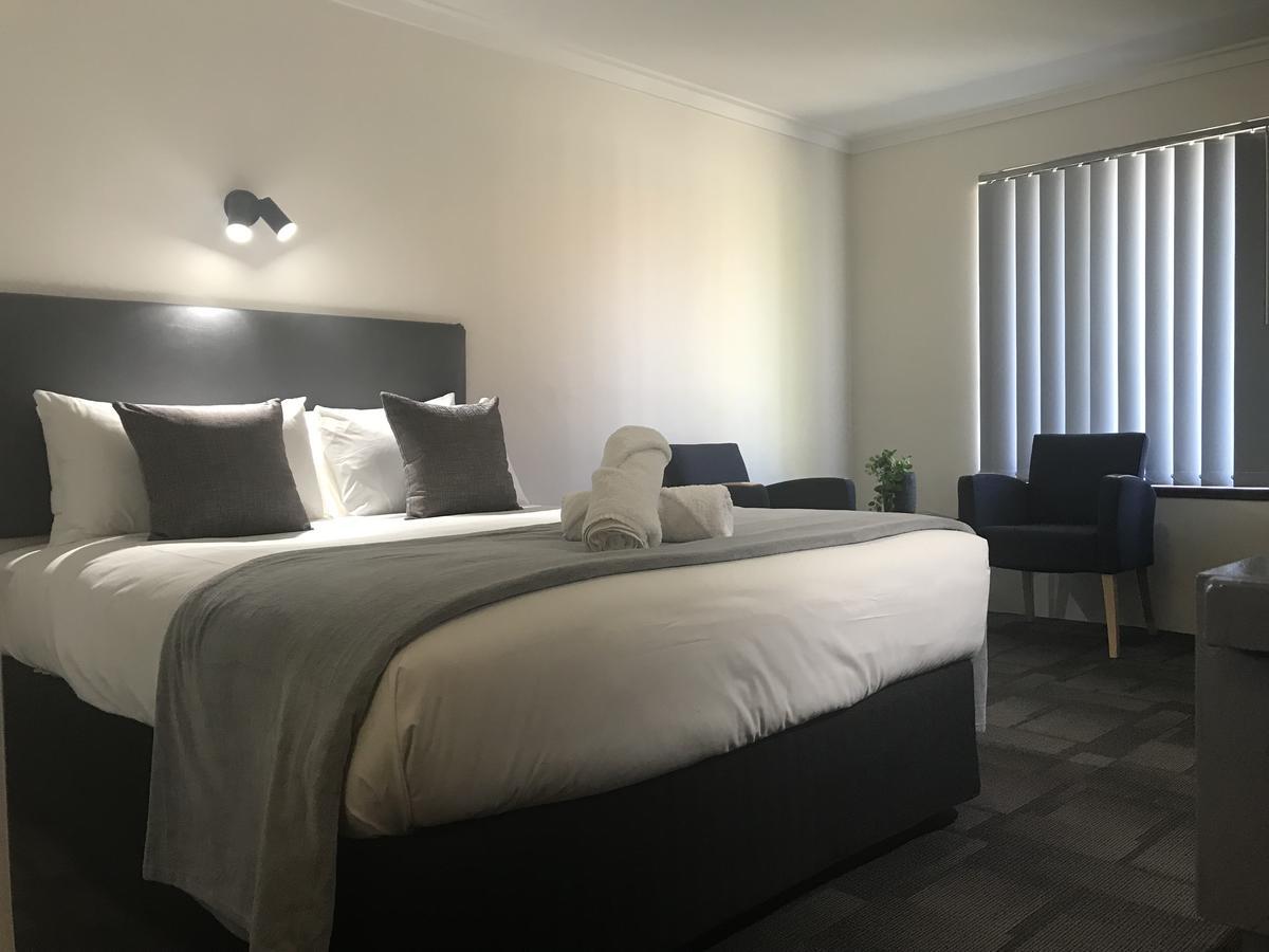 Hotel Clipper Рокингем Экстерьер фото